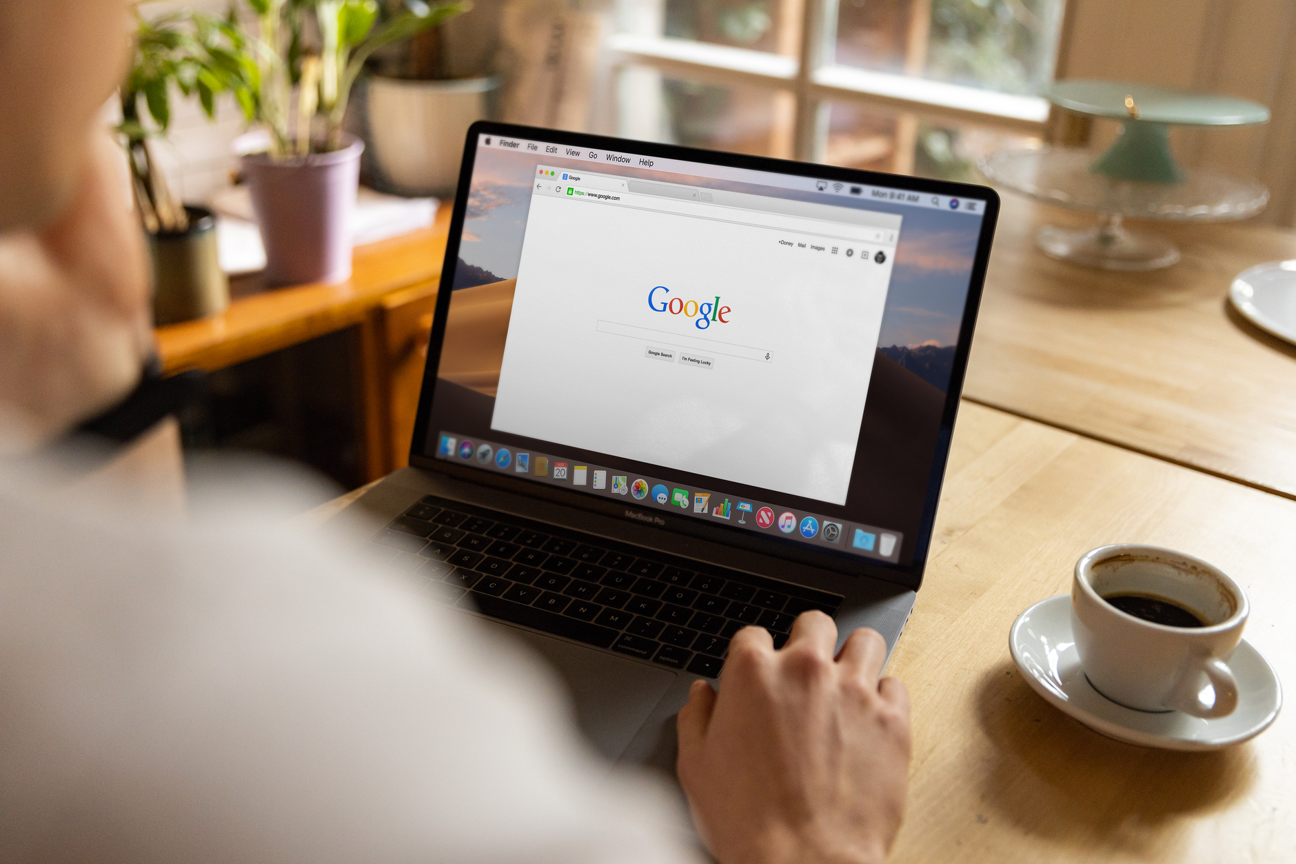 Utilisez la recherche Gmail pour trouver les bonnes demandes à traiter sur WhatsApp.